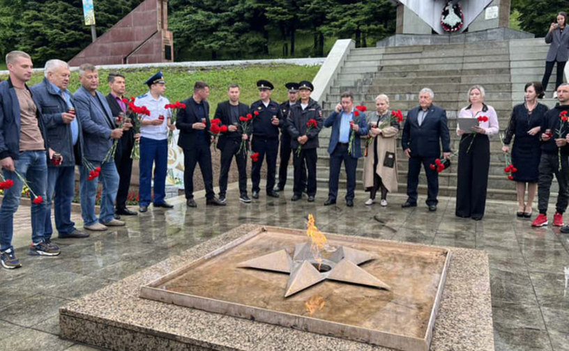 В  День памяти и скорби полицейские Находки  почтили память павших в Великой Отечественной войне.